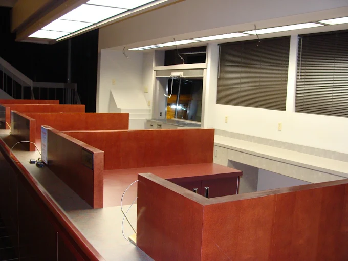 Clean commercial office workstations maintained by Maxistorm